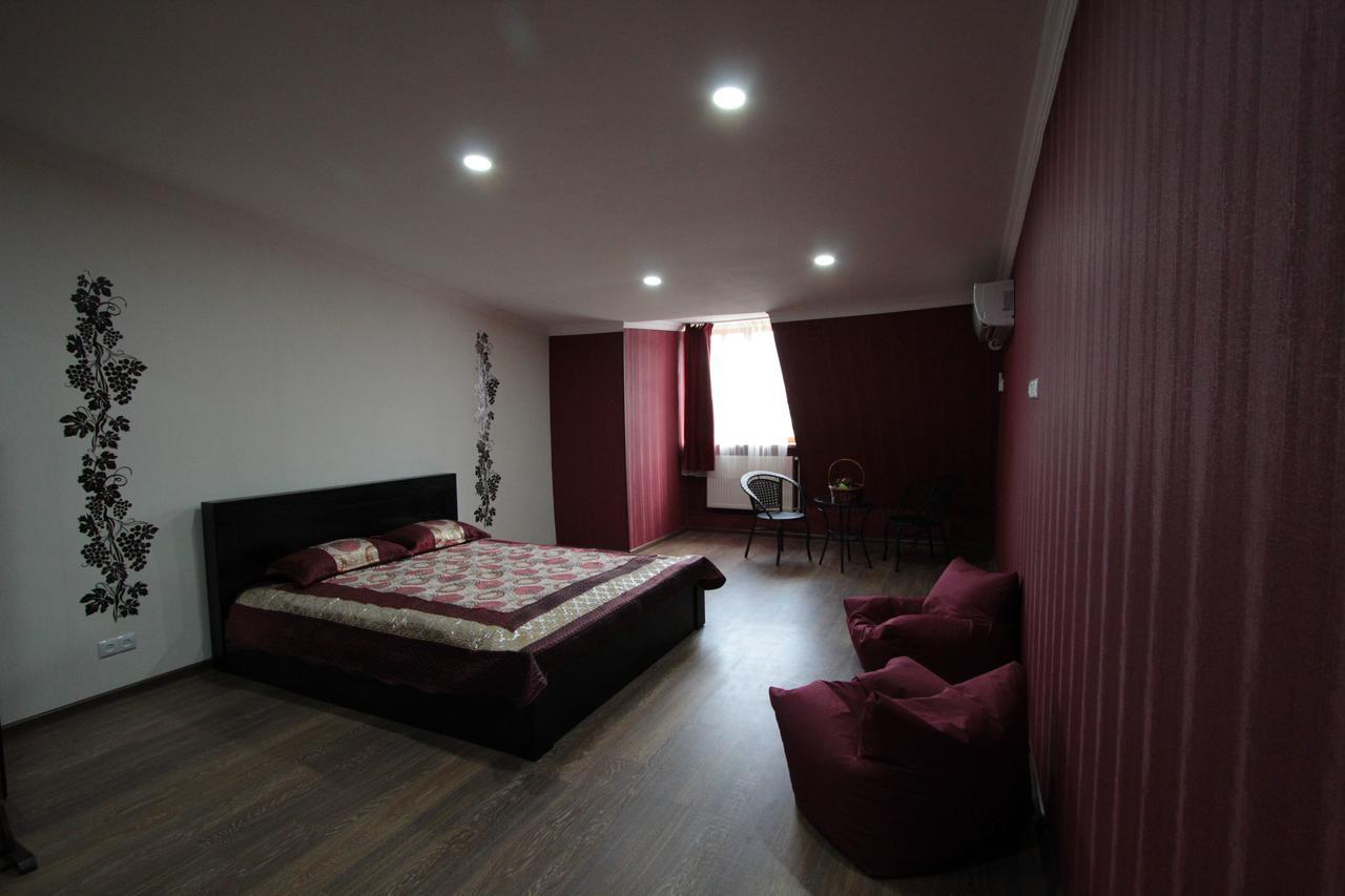 Vazi Hotel Тбилиси Екстериор снимка