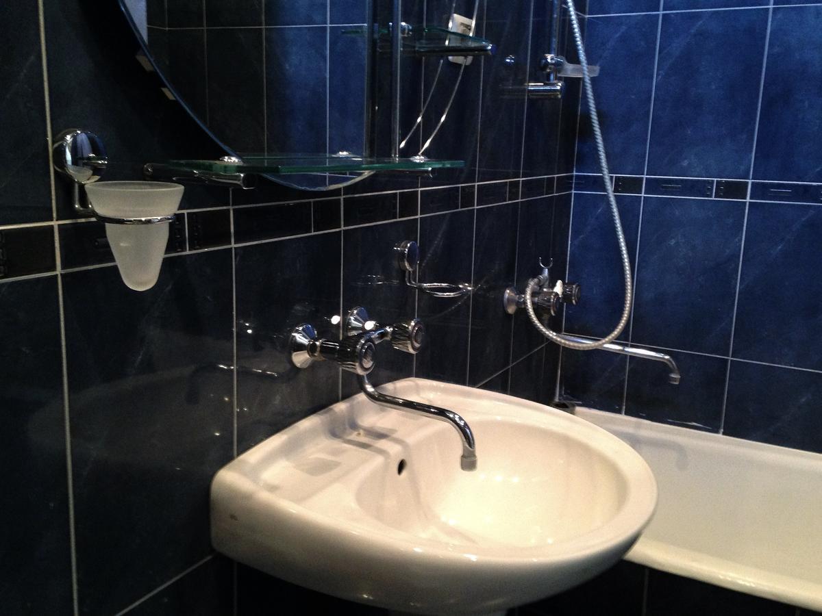 Vazi Hotel Тбилиси Екстериор снимка