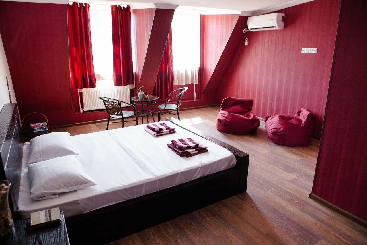 Vazi Hotel Тбилиси Екстериор снимка