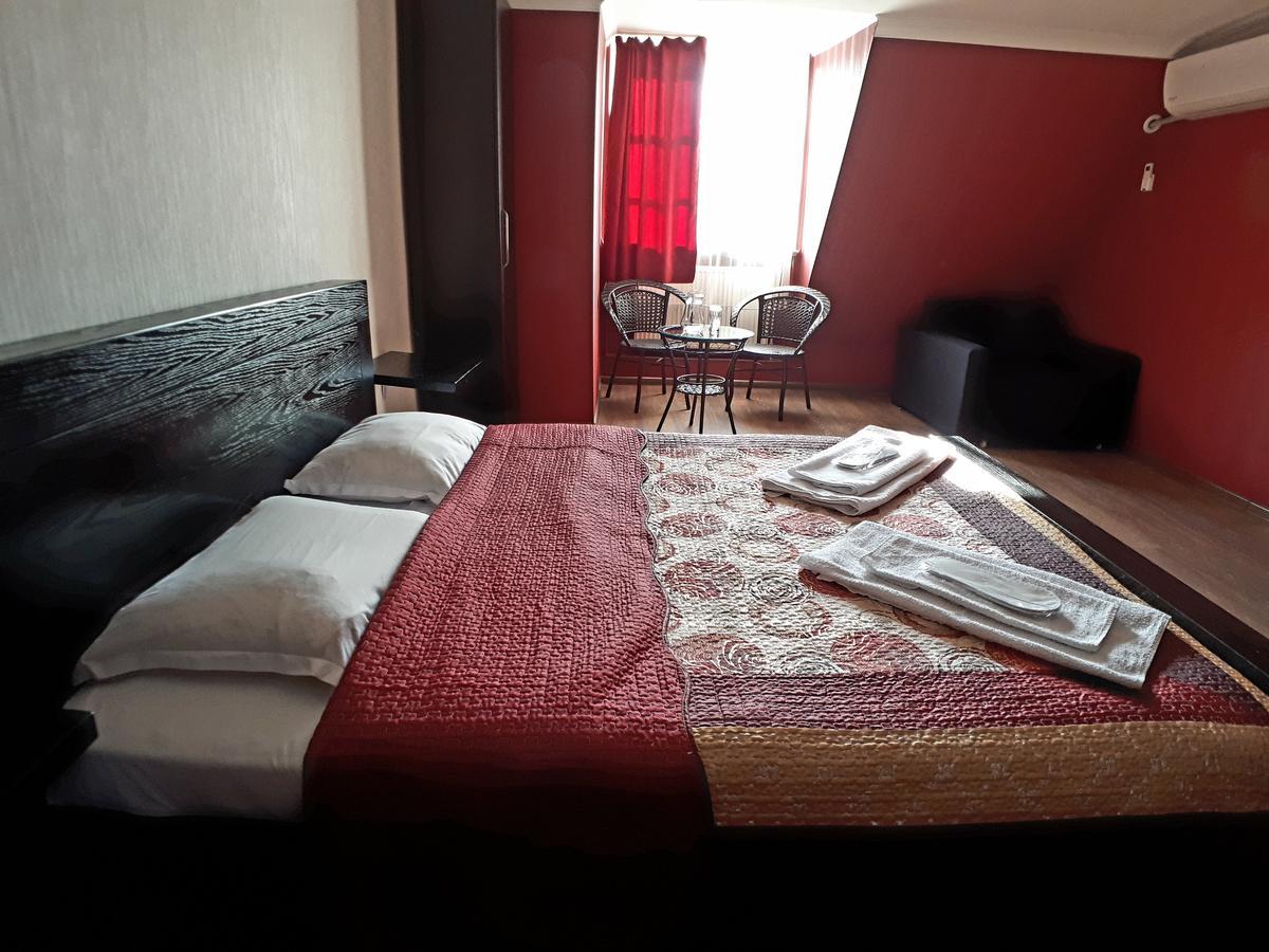 Vazi Hotel Тбилиси Екстериор снимка