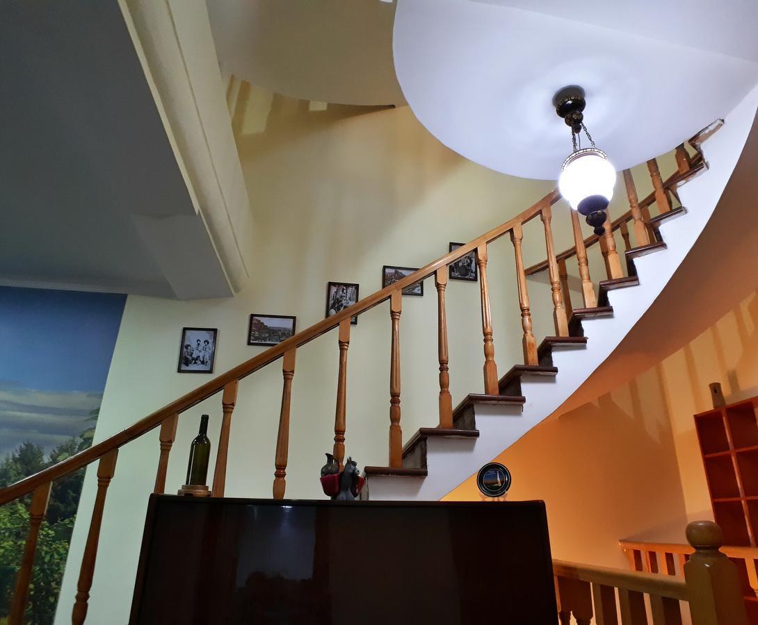 Vazi Hotel Тбилиси Екстериор снимка